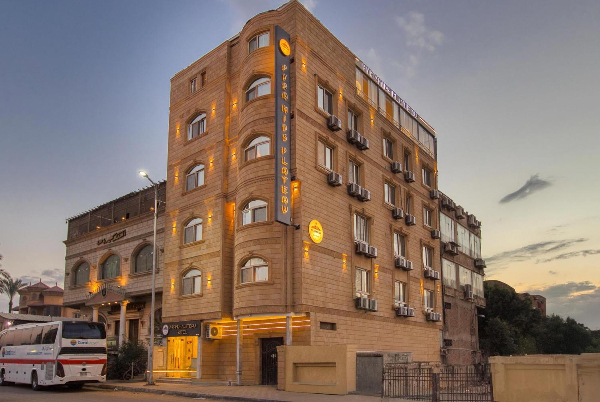 Pyramids Plateau Hotel Kafret el-Gabal Exteriér fotografie